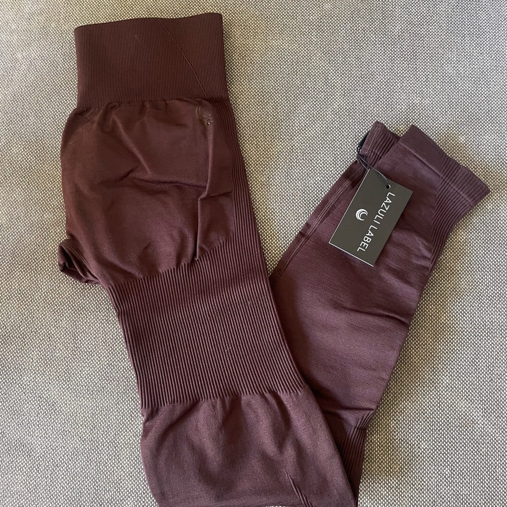 2 Lazuli Label Scrunch Seamless Contour Leggings